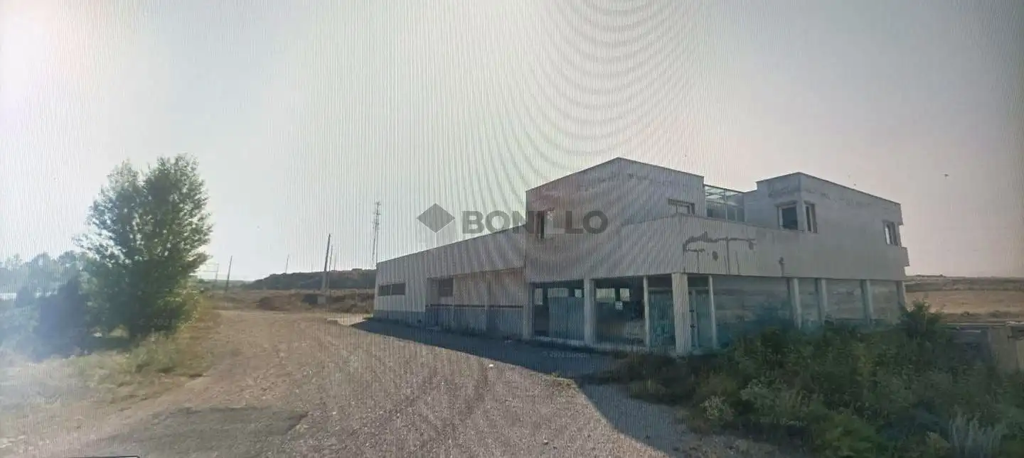 Fabrikhallen zur Miete in Centro