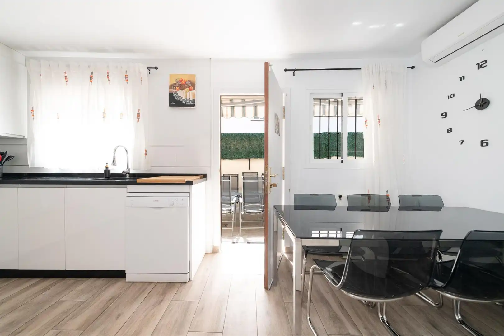 Kitchen of Detached homes for sale in Málaga  with Terrace, Balcony and Community pool
