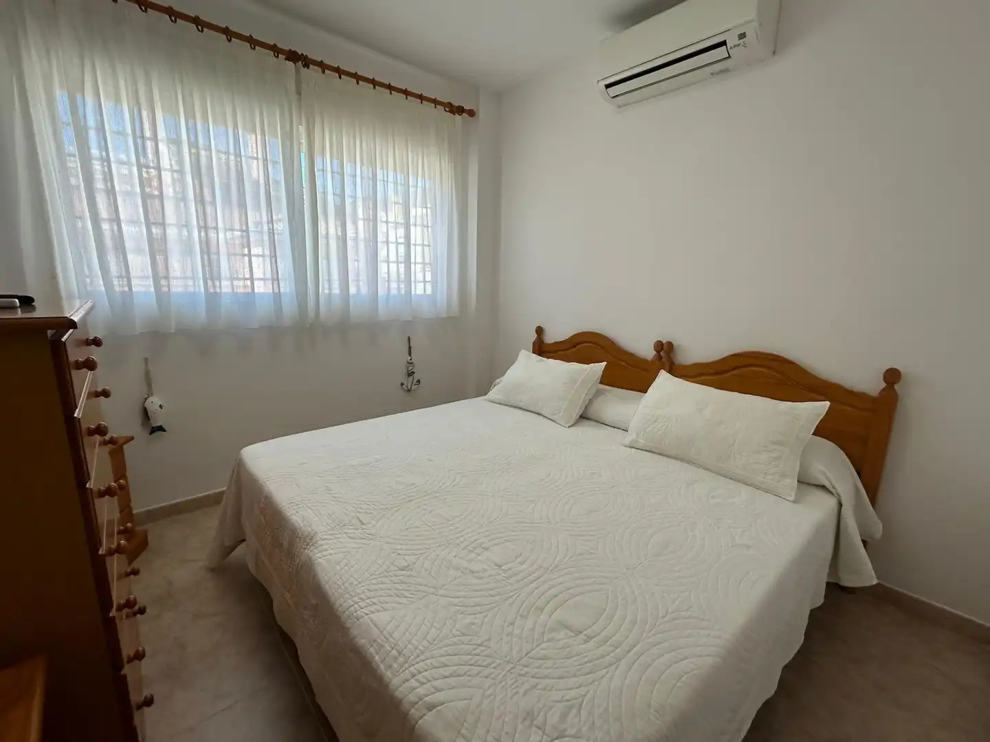 Schlafzimmer von Einfamilien-Reihenhaus zum Verkauf in Cullera mit Klimaanlage, Terrasse und Möbliert