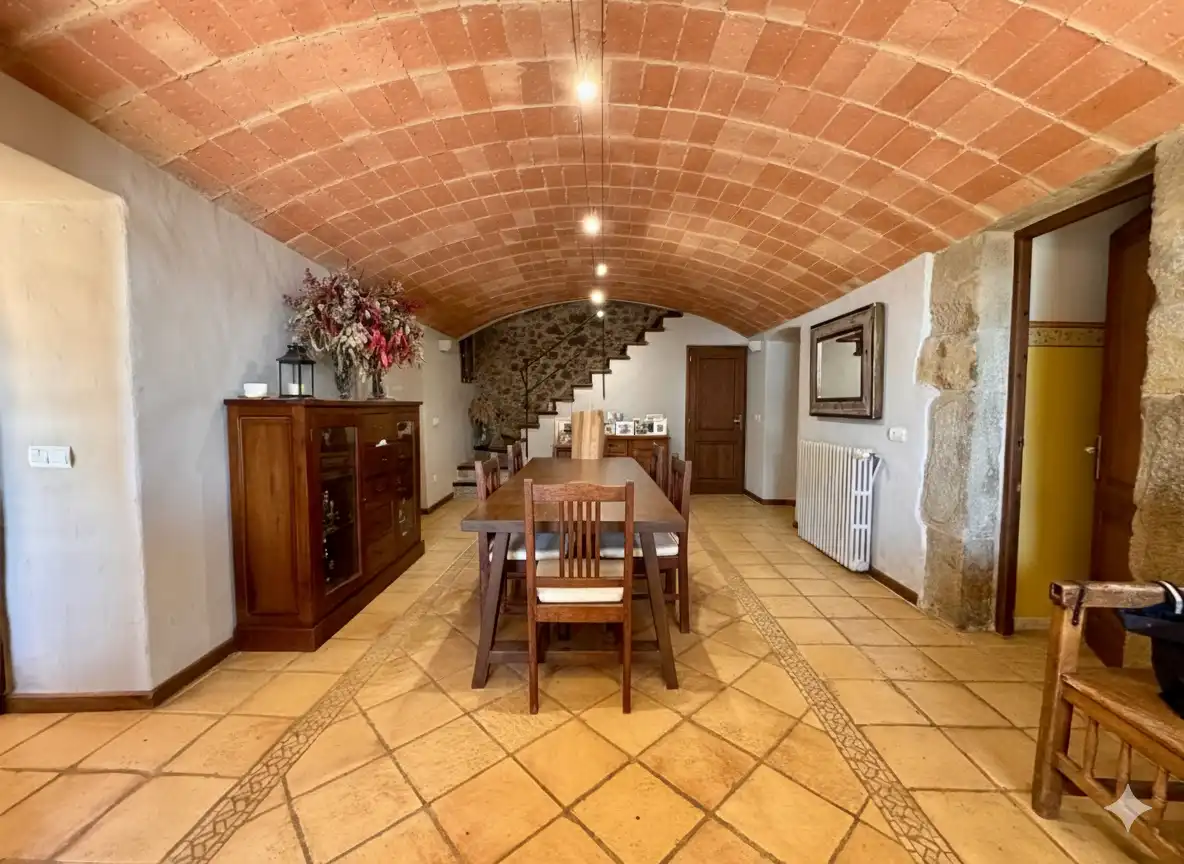 Menjador de Finca rústica en venda en Cruïlles, Monells I Sant Sadurní de L'Heura amb Aire condicionat, Calefacció i Jardí privat