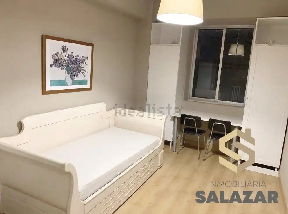 Bedroom of Flat for rent in Bilbao   with Heating and Balcony