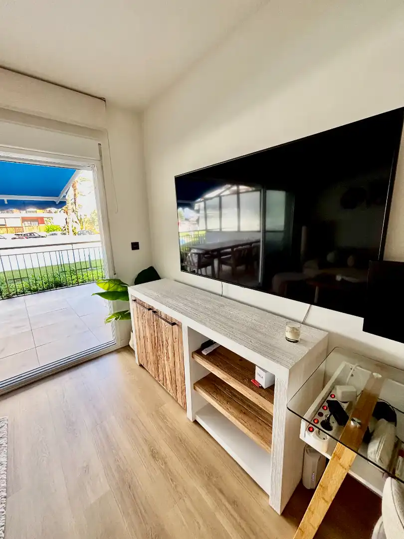 Sala d'estar de Pis en venda en Alicante / Alacant amb Aire condicionat, Terrassa i Moblat