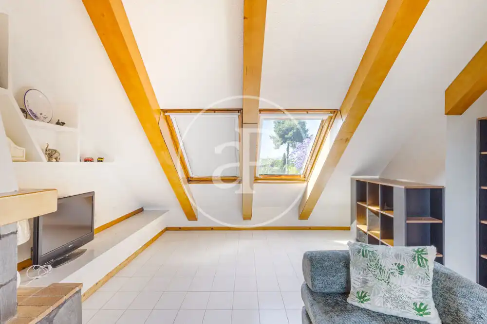 Sala d'estar de Casa o xalet de lloguer en Madrid amb Aire condicionat, Calefacció i Jardí privat