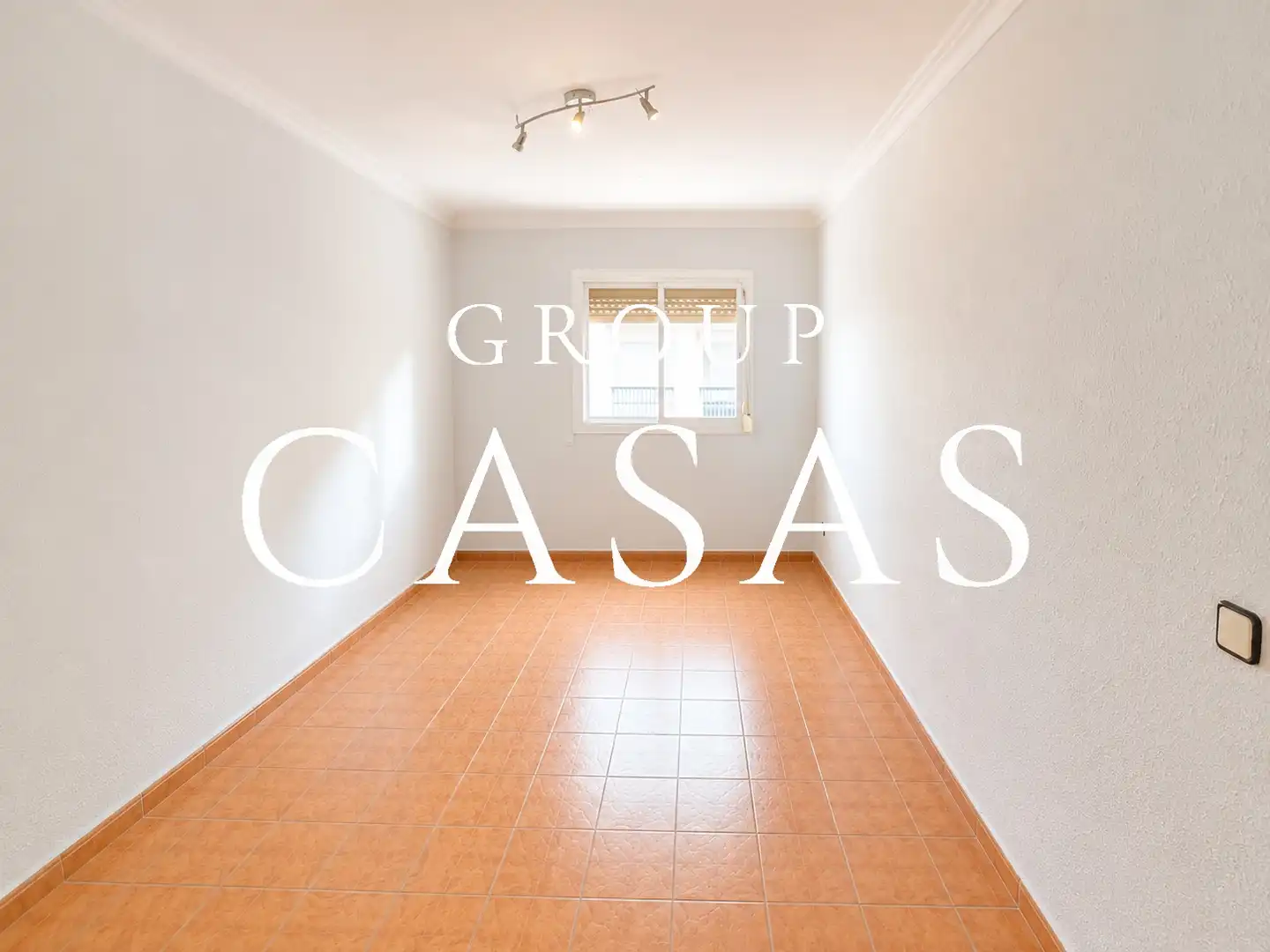 Flat for sale in Carrer Bòbiles, imagen 2