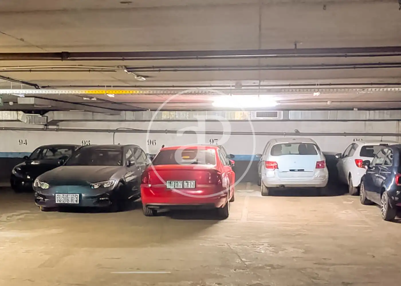 Parking de Piso en venta en Madrid con Calefacción y Trastero