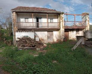 Vista exterior de Casa o xalet en venda en Solórzano amb Jardí privat, Terrassa i Balcó