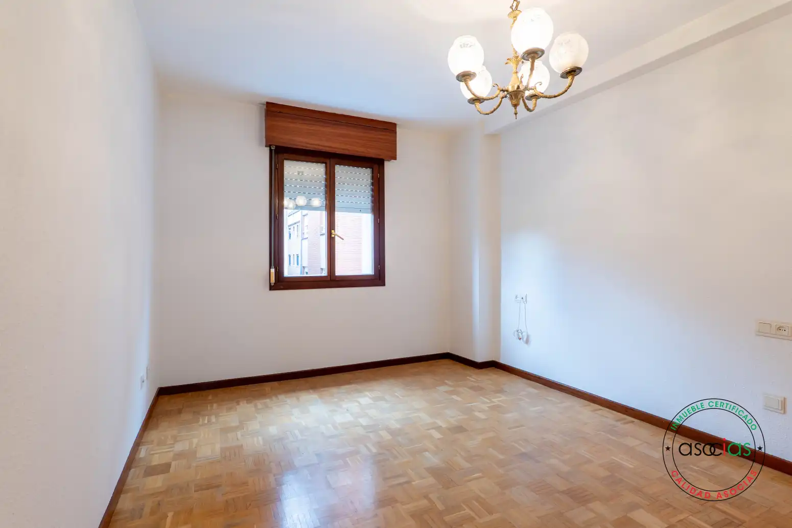 Dormitori de Pis en venda en Gijón  amb Calefacció i Parquet