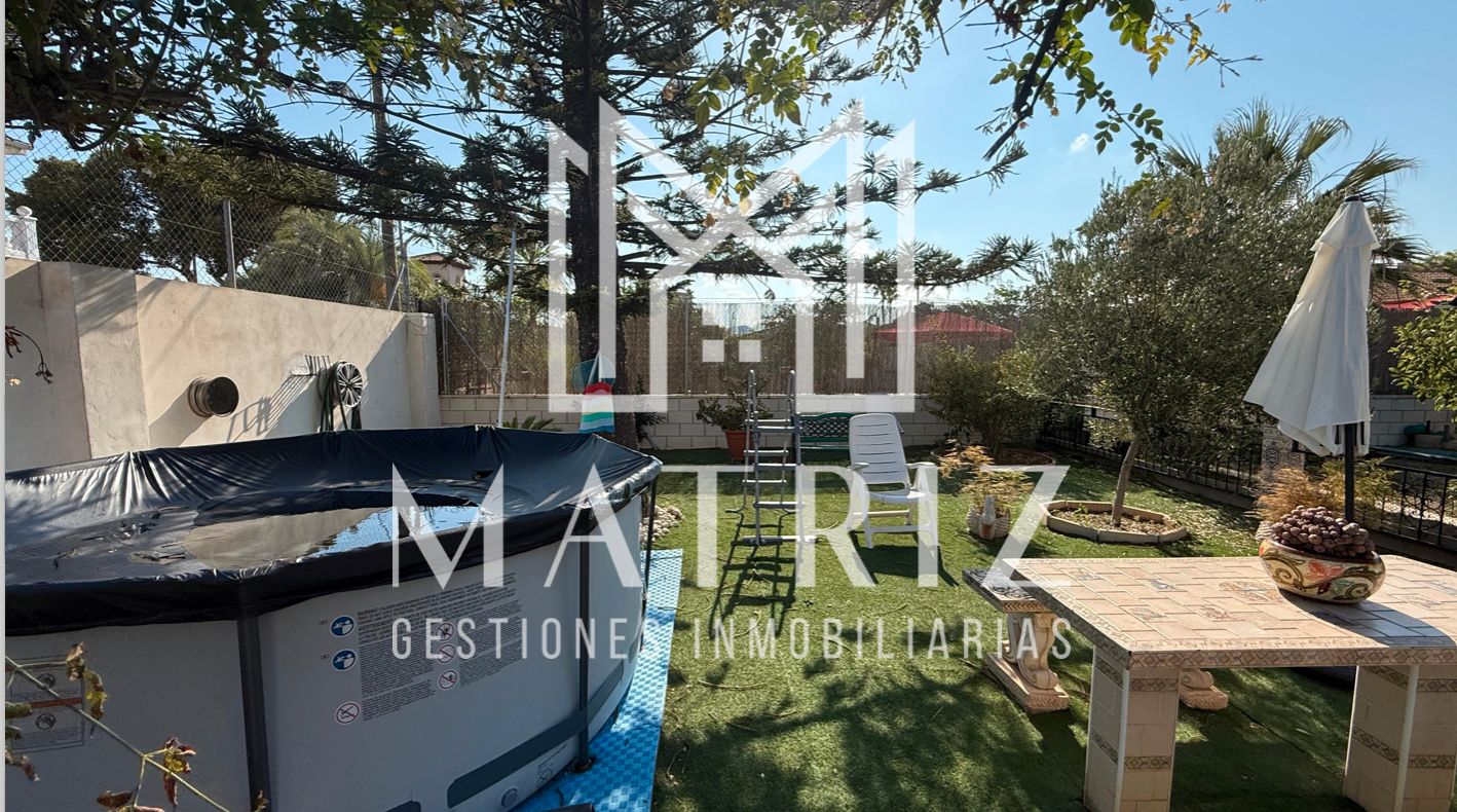 Jardí de Casa o xalet en venda en Alicante / Alacant amb Aire condicionat, Calefacció i Jardí privat