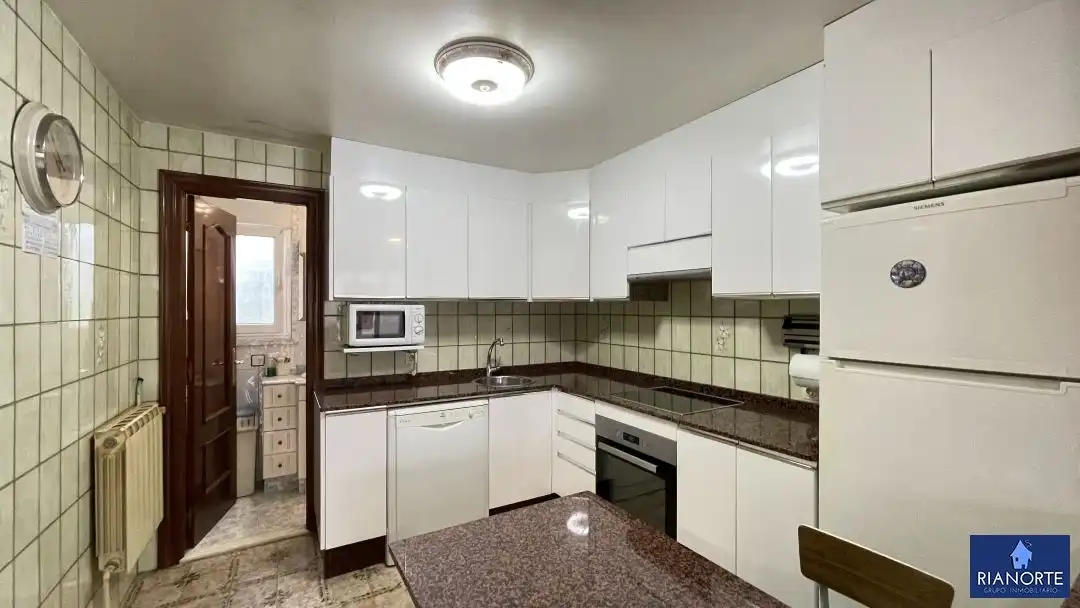 Cocina de Casa o chalet en venta en Gijón  con Calefacción, Trastero y Amueblado