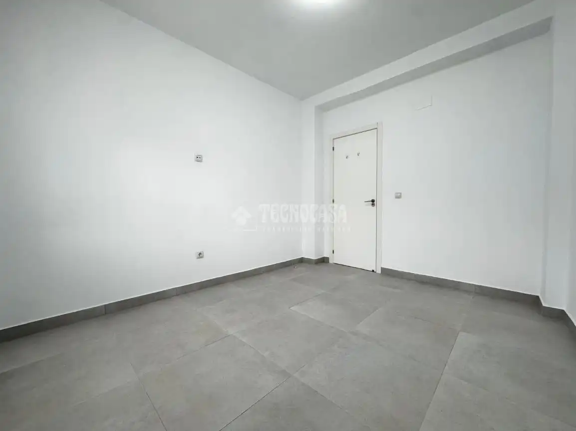 Bedroom of Flat for sale in Madrid  with Air Conditioner and Heating