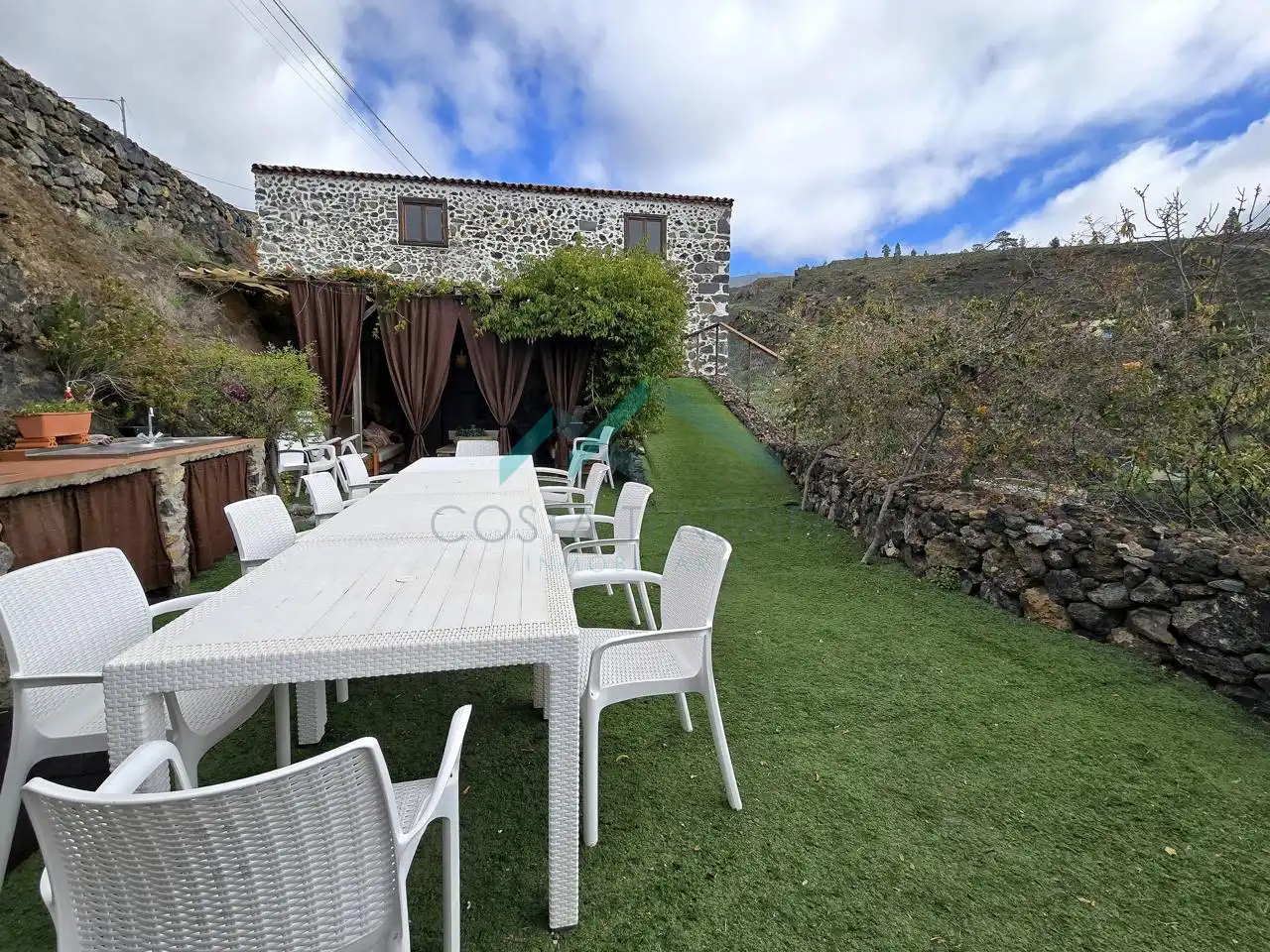 Terrassa de Finca rústica en venda en Guía de Isora amb Jardí privat i Moblat