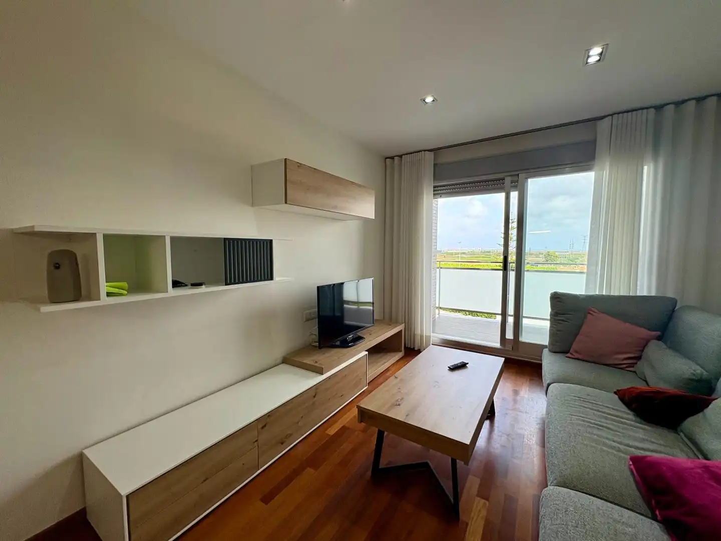 Wohnzimmer von Wohnung zur Miete in Silla mit Möbliert und Balkon