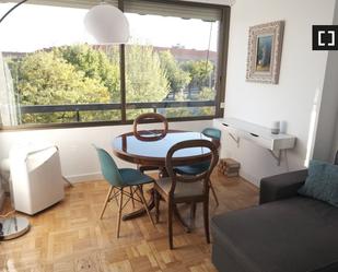 Dining room of Flat to rent in  Madrid Capital  with Air Conditioner, Heating and Internet