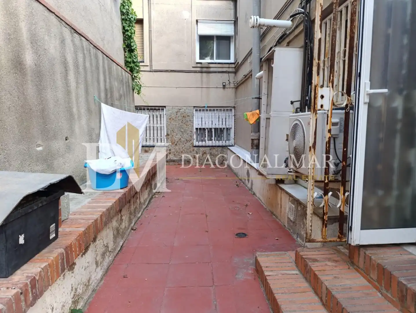 Vista exterior de Casa o xalet en venda en Barcelona amb Aire condicionat, Calefacció i Terrassa