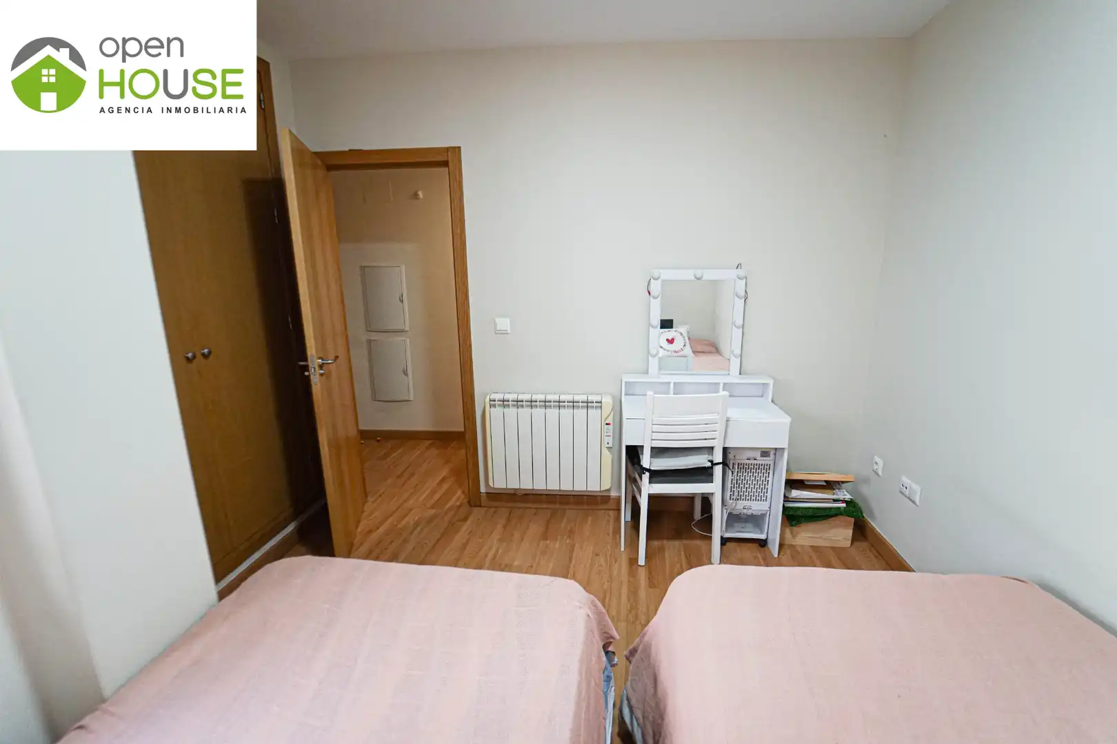 Habitación de Piso en venta en Cájar con Aire acondicionado, Calefacción y Amueblado