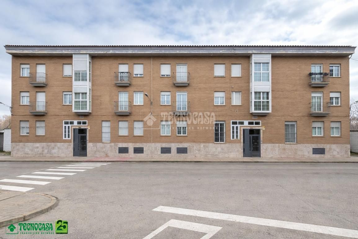 Vista exterior de Pis en venda en Manzanares amb Aire condicionat, Calefacció i Terrassa