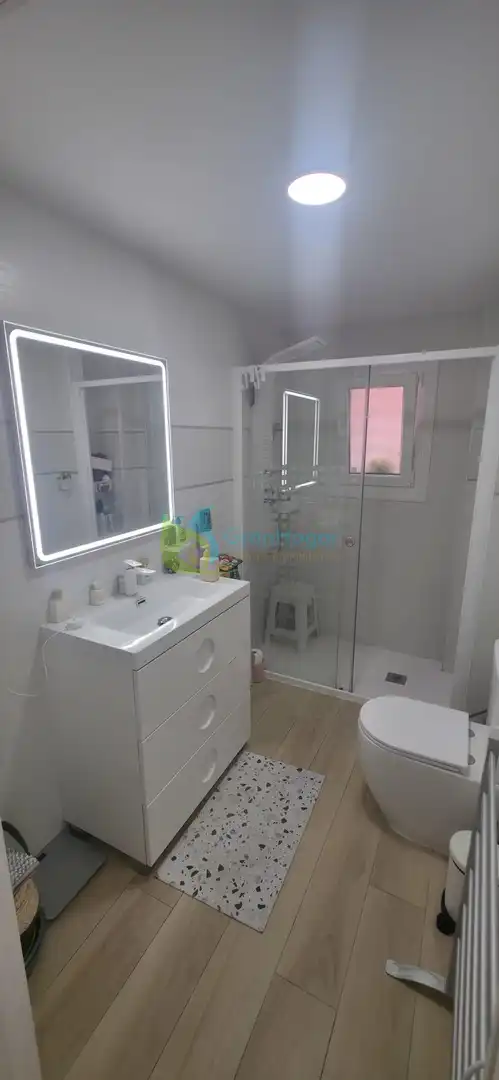 Bathroom of Flat for sale in Sevilla  with Furnished and Balcony