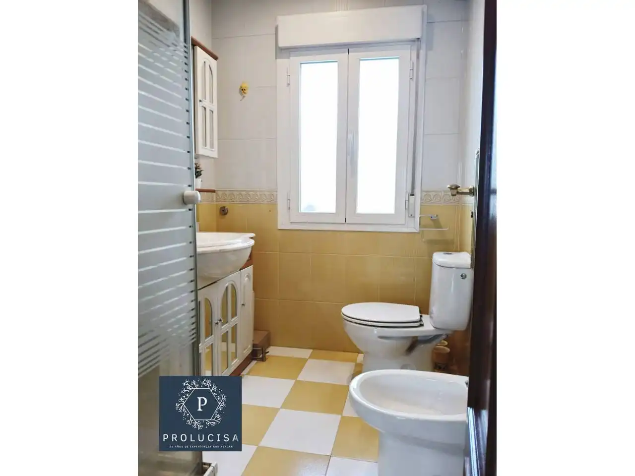 Baño de Casa o chalet en venta en Serranillos del Valle con Calefacción, Terraza y Piscina