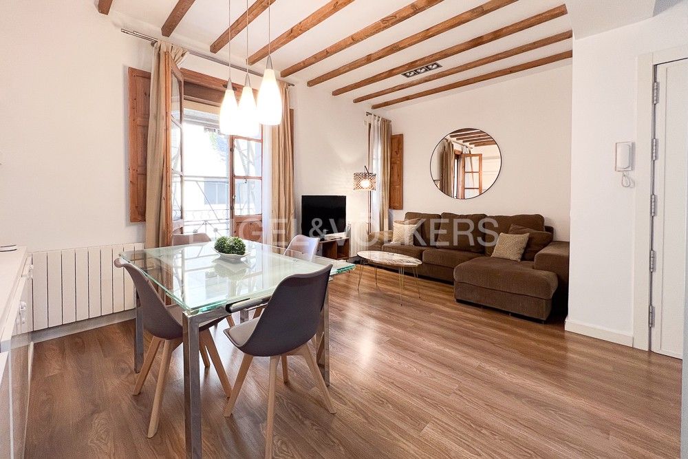 Exterior view of Apartment to rent in  Valencia Capital  with Air Conditioner, Heating and Storage room
