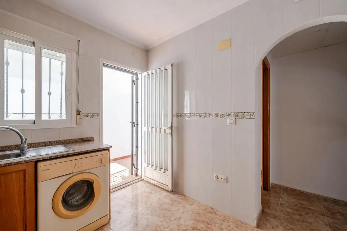 Cuina de Casa adosada en venda en Orihuela amb Aire condicionat, Calefacció i Piscina