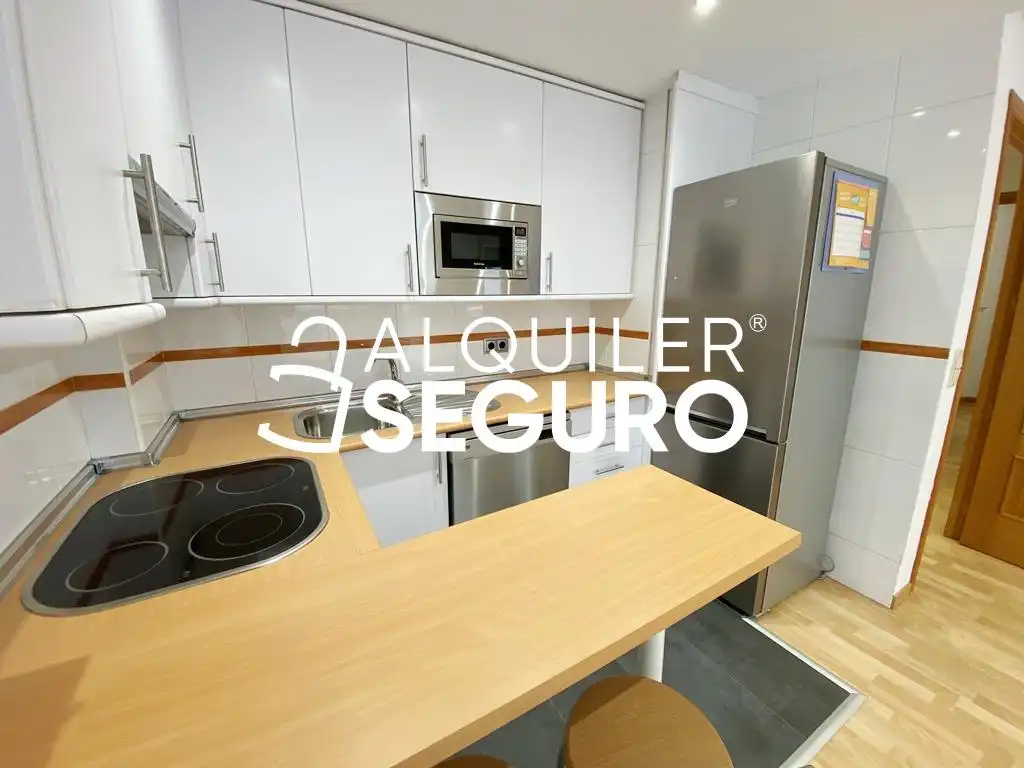 Kitchen of Flat for rent in Madrid  with Air Conditioner and Heating