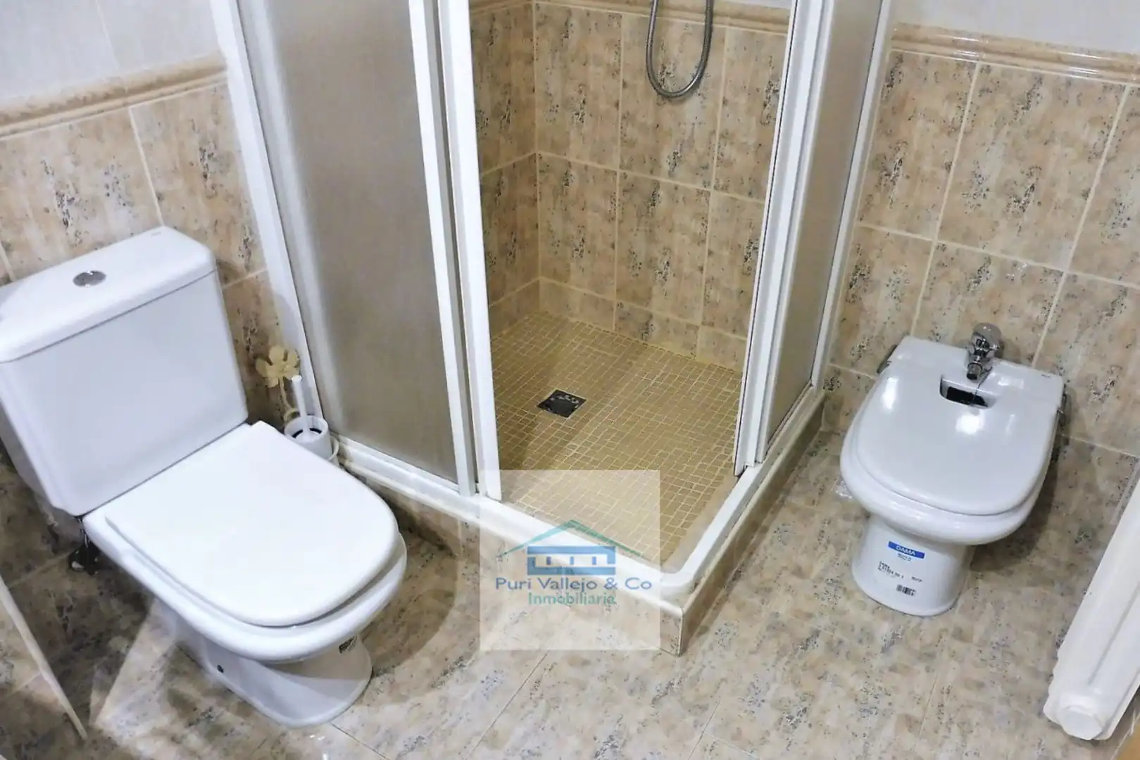 Bany de Pis en venda en Córdoba amb Aire condicionat, Calefacció i Terrassa