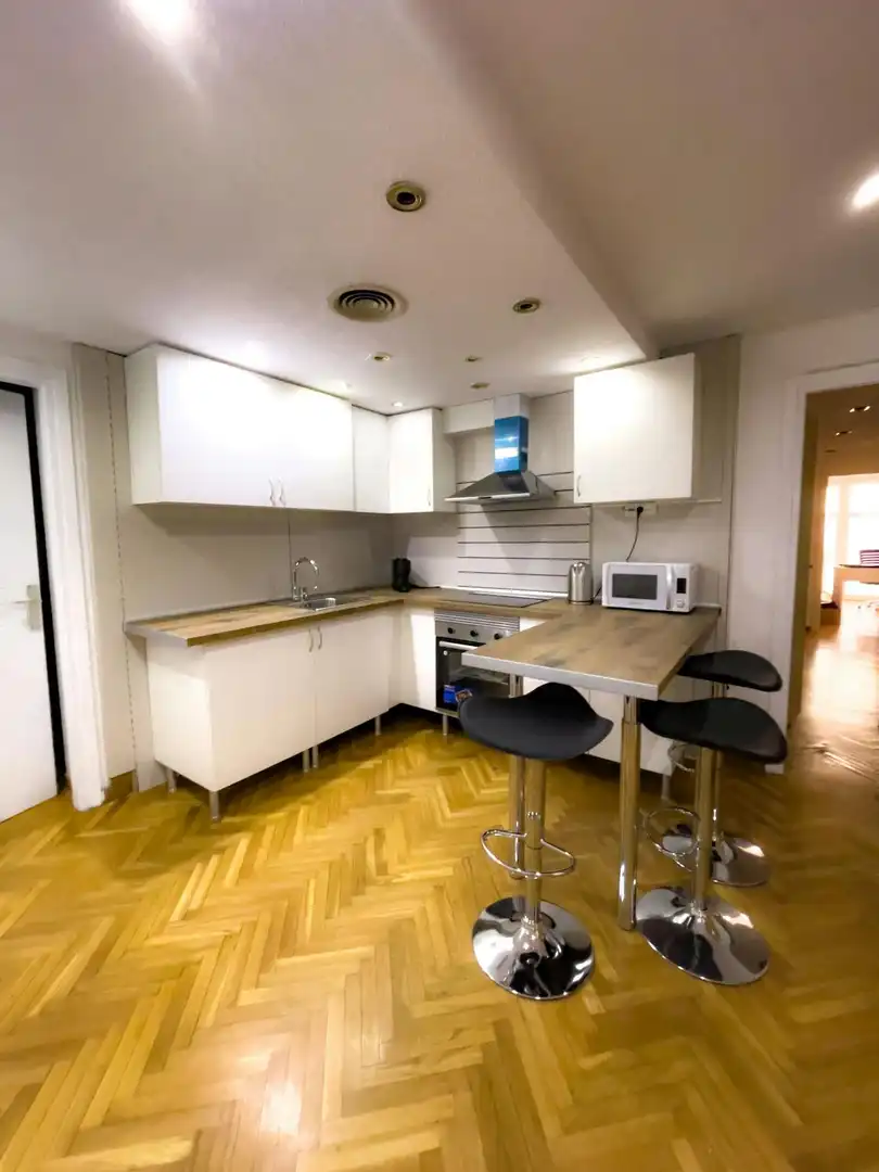 Cocina de Piso para compartir en Barcelona con Aire acondicionado, Calefacción y Amueblado