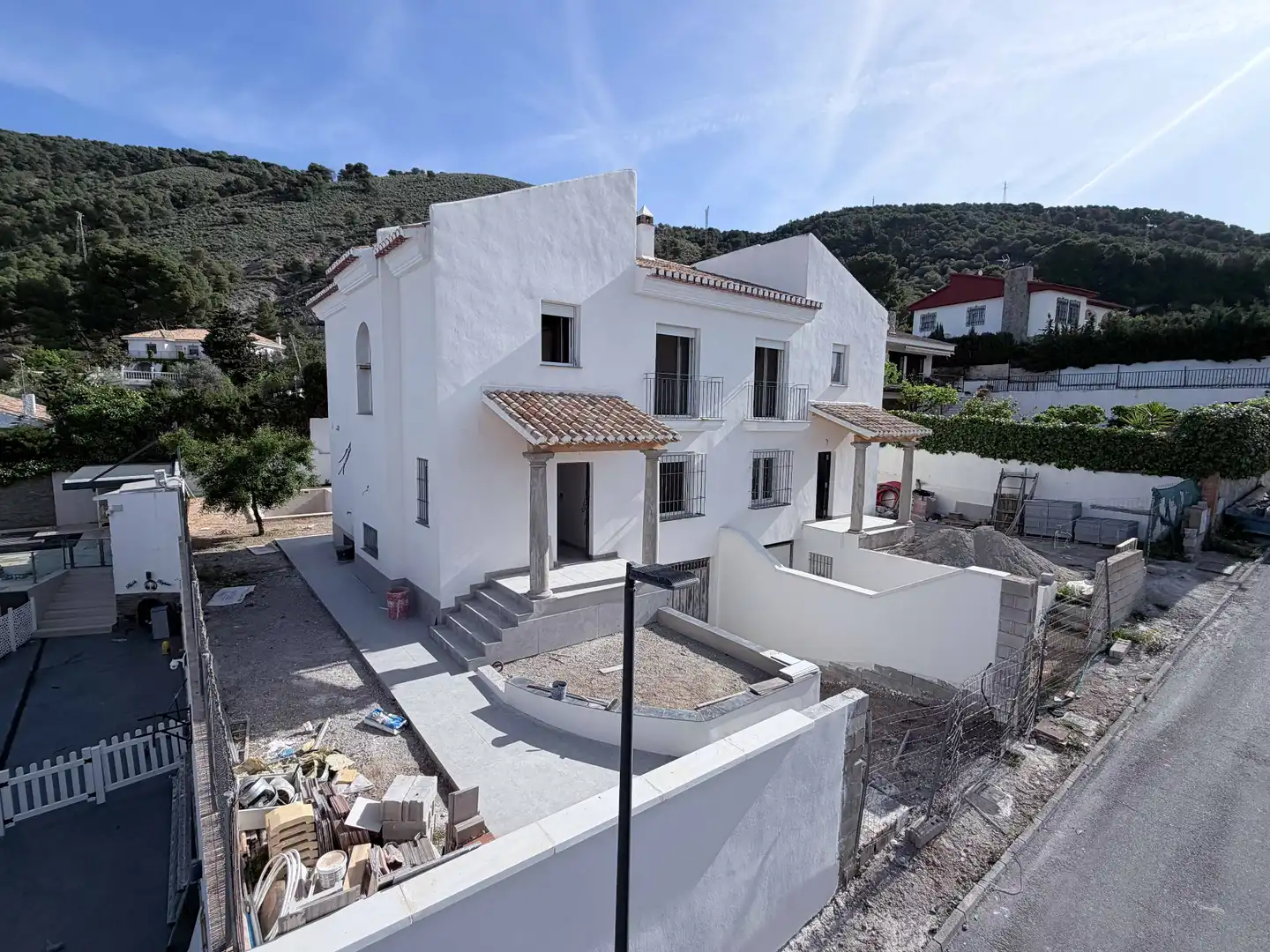 Vista exterior de Casa o xalet en venda en Padul amb Jardí privat, Piscina i Balcó