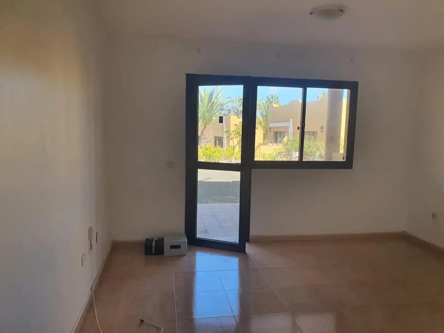 Wohnung zum Verkauf in La Oliva mit Terrasse, Möbliert und Gemeinschaftspool