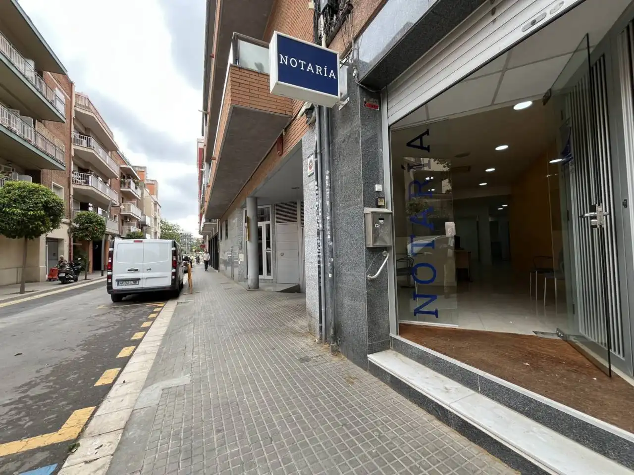 Büro zur Miete in Esplugues de Llobregat mit Klimaanlage, Heizung und Alarm