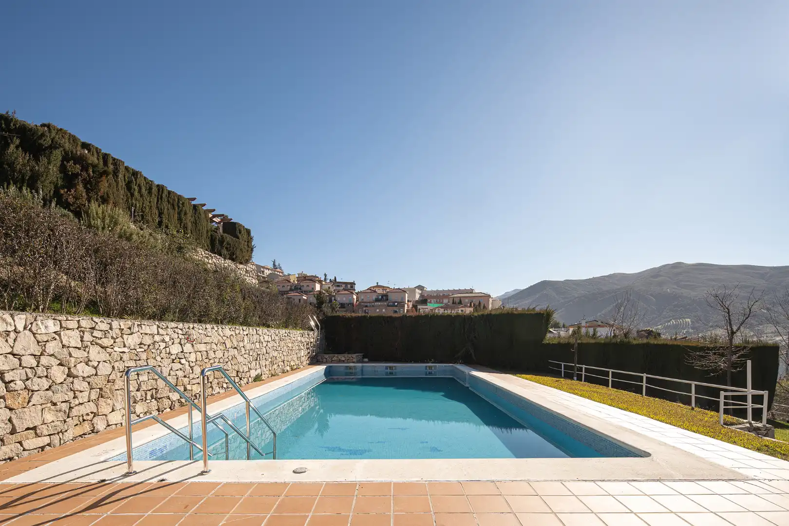 Piscina de Ático en venta en Cenes de la Vega con Aire acondicionado, Calefacción y Terraza
