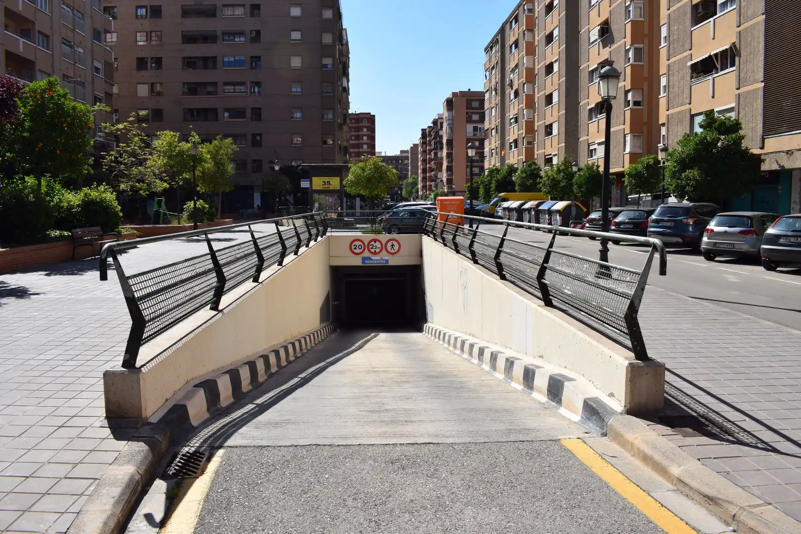 Vista exterior de Garatge en venda en Valencia