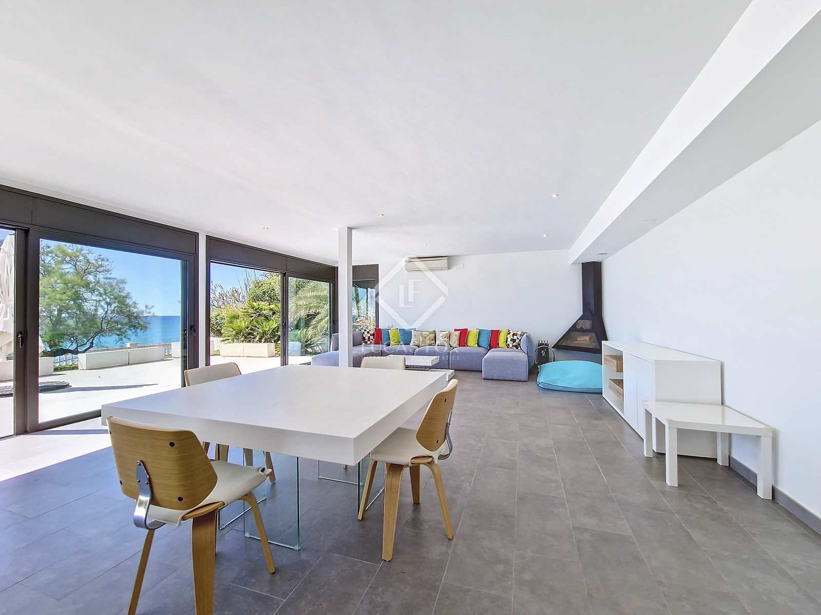 Living room of House or chalet to rent in Vilanova i la Geltrú  with Air Conditioner, Private garden and Terrace