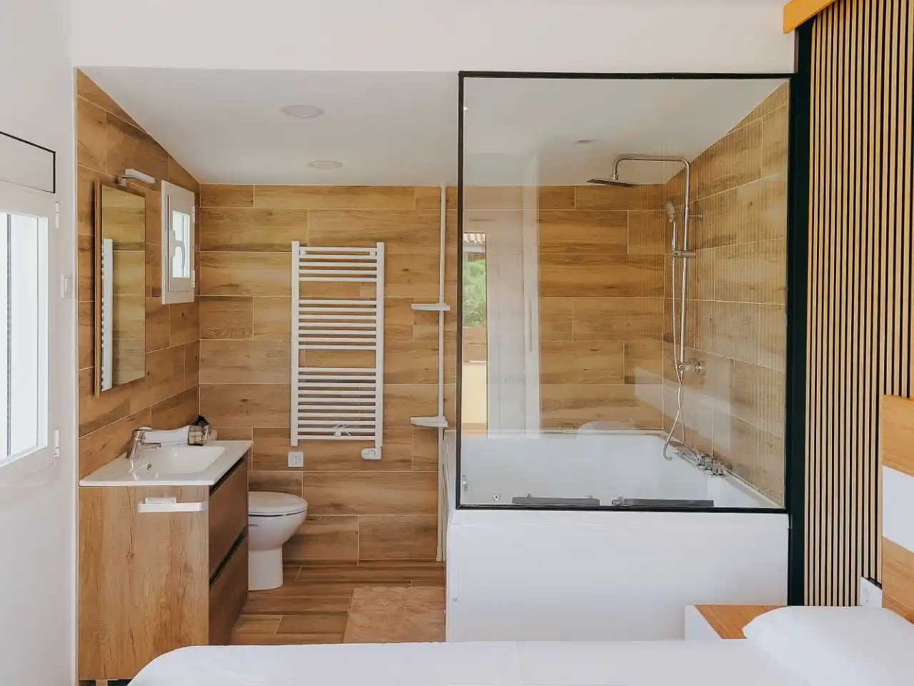 Badezimmer von Wohnung zur Miete in Castell d'Aro, Platja d'Aro i s'Agaró mit Klimaanlage und Terrasse