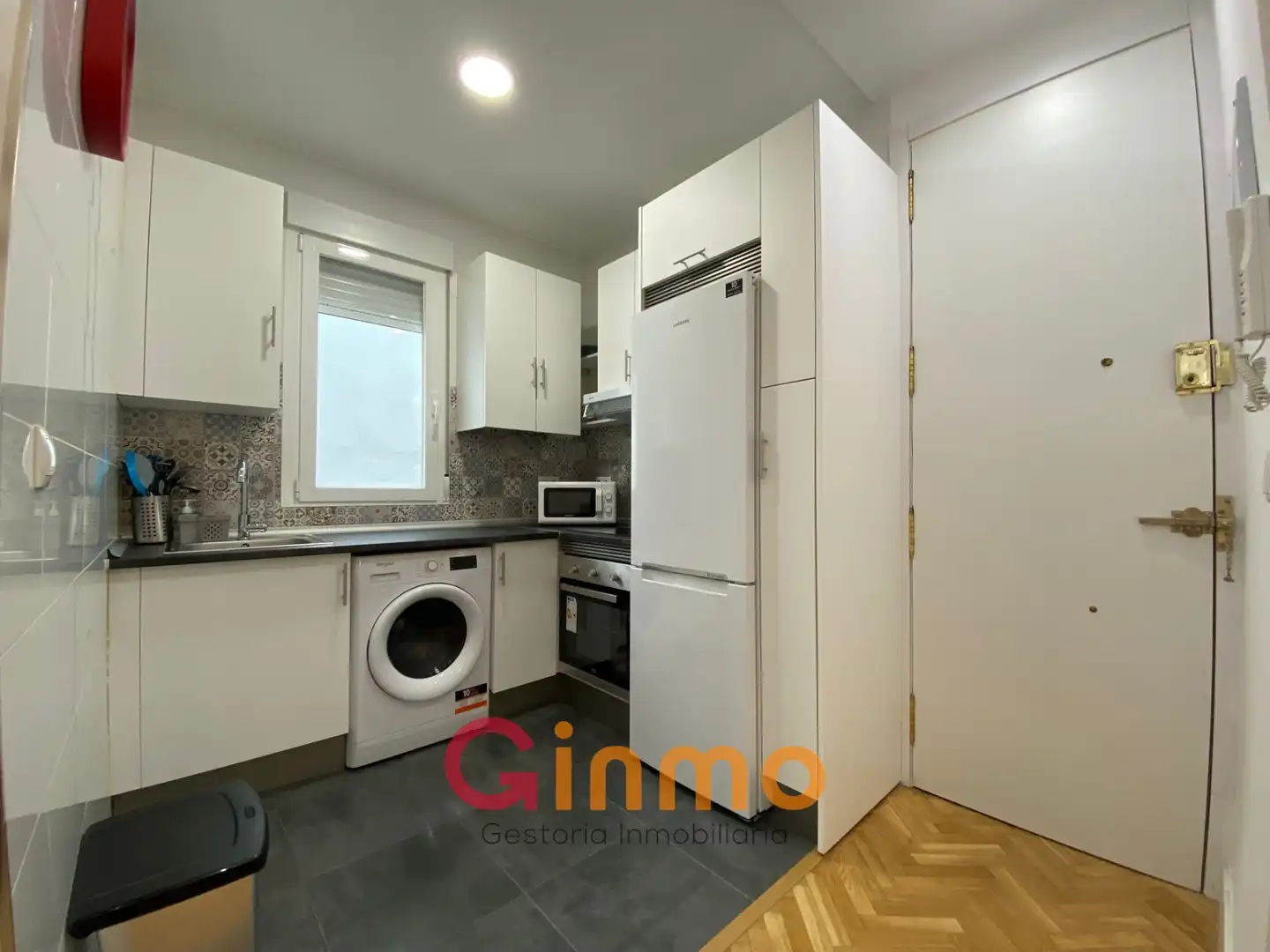 Küche von Wohnung zur Miete in Madrid mit Klimaanlage, Möbliert und Ofen