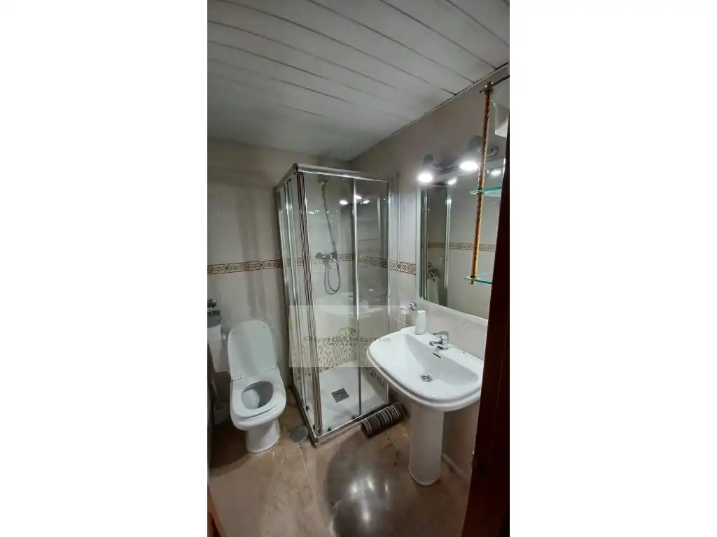 Baño de Piso de alquiler en Torremolinos con Piscina y Amueblado