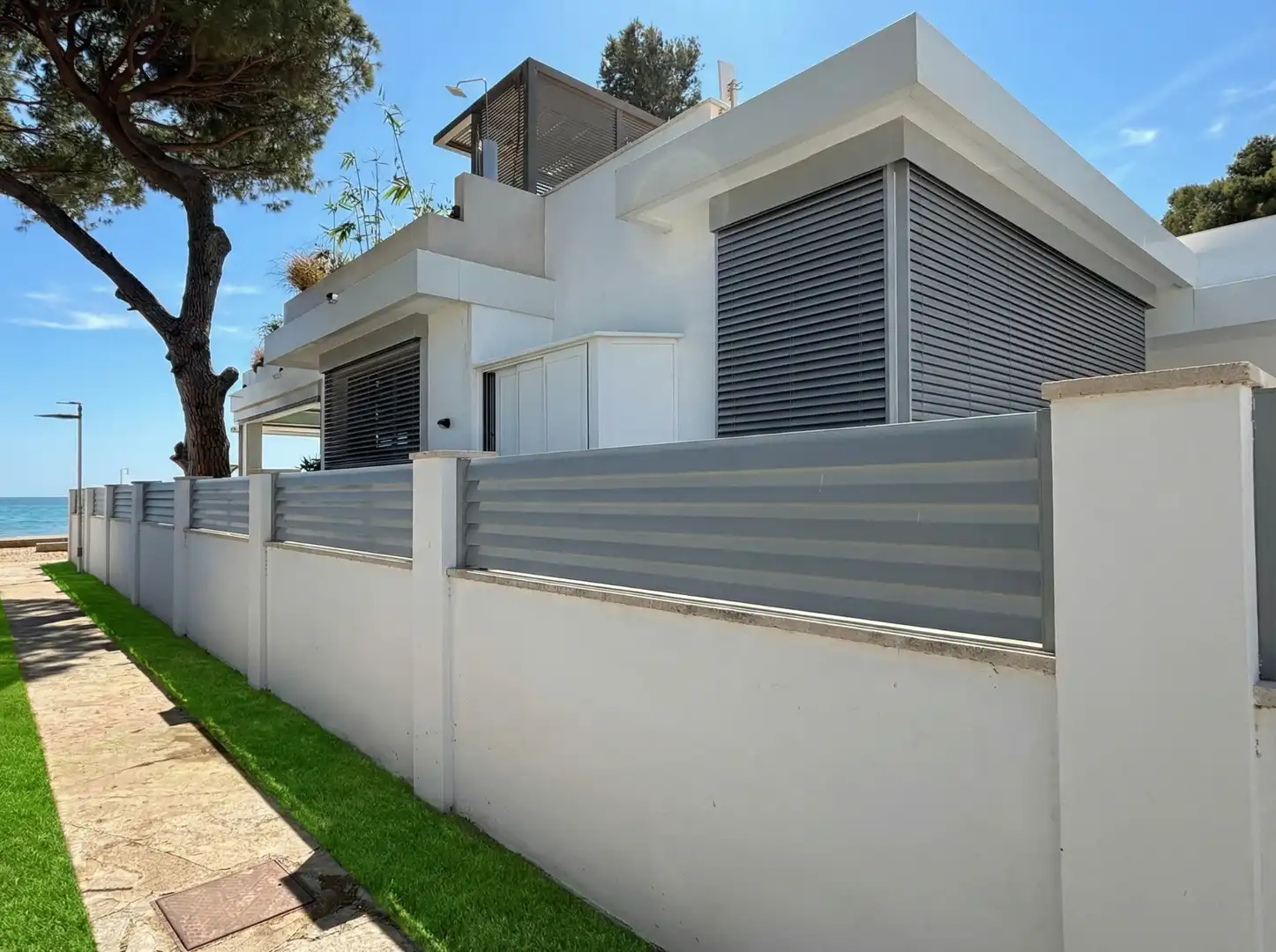 Vista exterior de Casa o chalet en venta en Cambrils con Aire acondicionado, Piscina y Amueblado