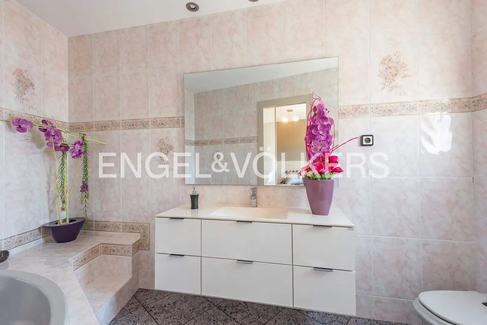 Bathroom of Houses for sale in Molins de Rei  with Heating, Private garden and Balcony