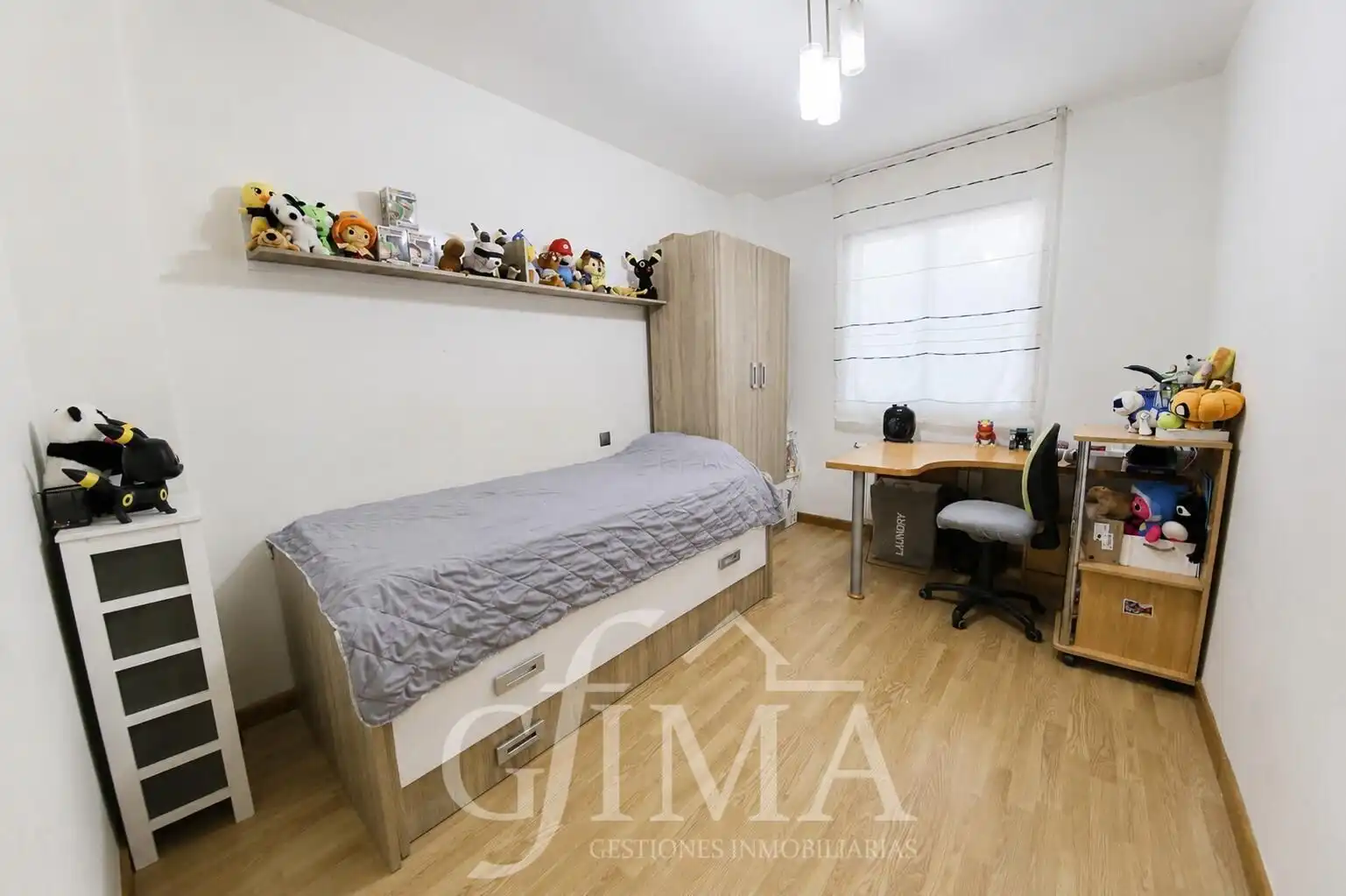 Habitación de Casa adosada en venta en Tomelloso con Calefacción y Amueblado