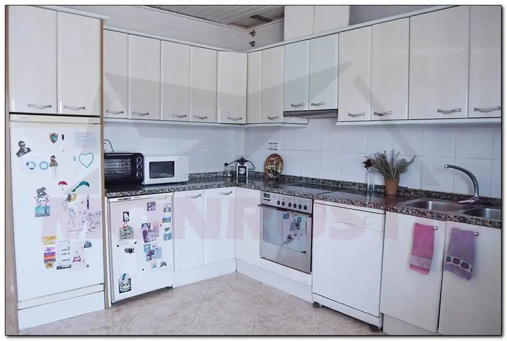 Cuina de Casa o xalet en venda en L'Espluga de Francolí amb Aire condicionat, Terrassa i Traster