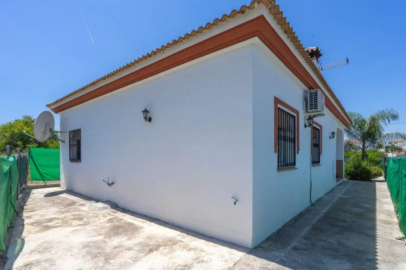 Außenansicht von Haus oder Chalet zum Verkauf in Alhaurín El Grande mit Klimaanlage, Privatgarten und Terrasse