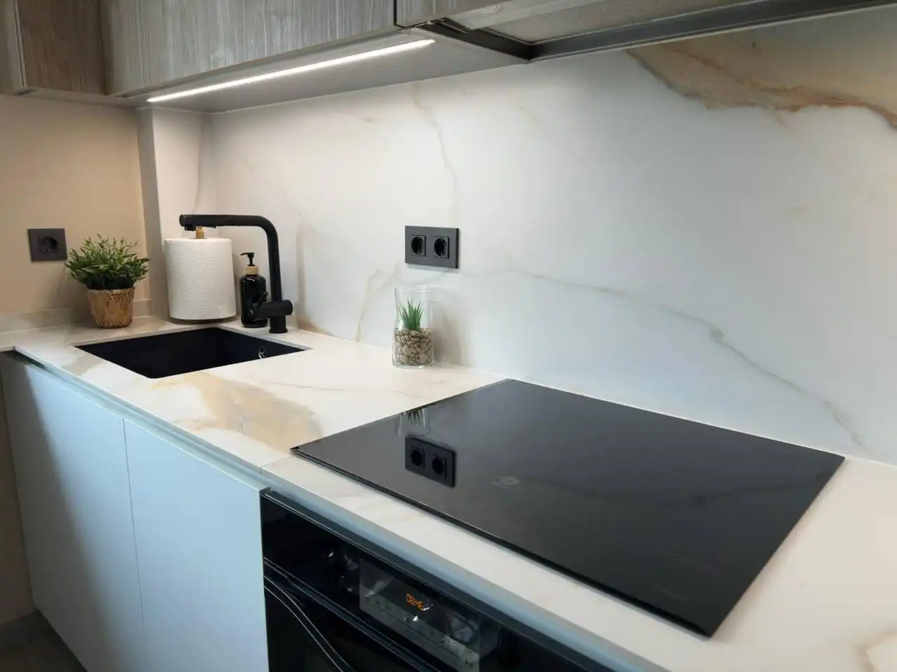 Cocina de Piso en venta en Ourense Capital  con Calefacción, Trastero y Balcón