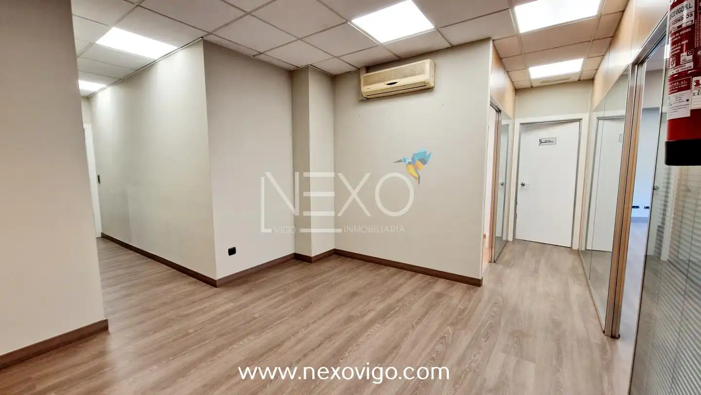 Business premises for sale in Avenida de Ourense, imagen 2