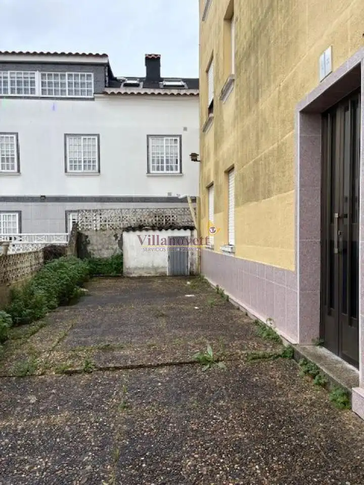 Vista exterior de Casa o xalet en venda en Vigo  amb Calefacció i Jardí privat