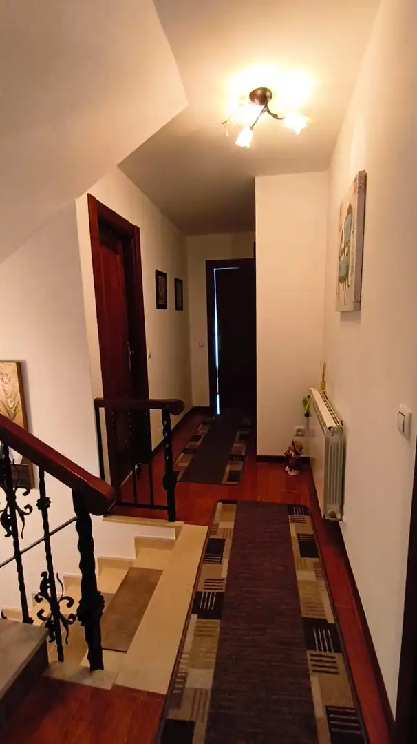 Einfamilien-Reihenhaus zum Verkauf in El Burgo Ranero  mit Heizung, Privatgarten und Parkett
