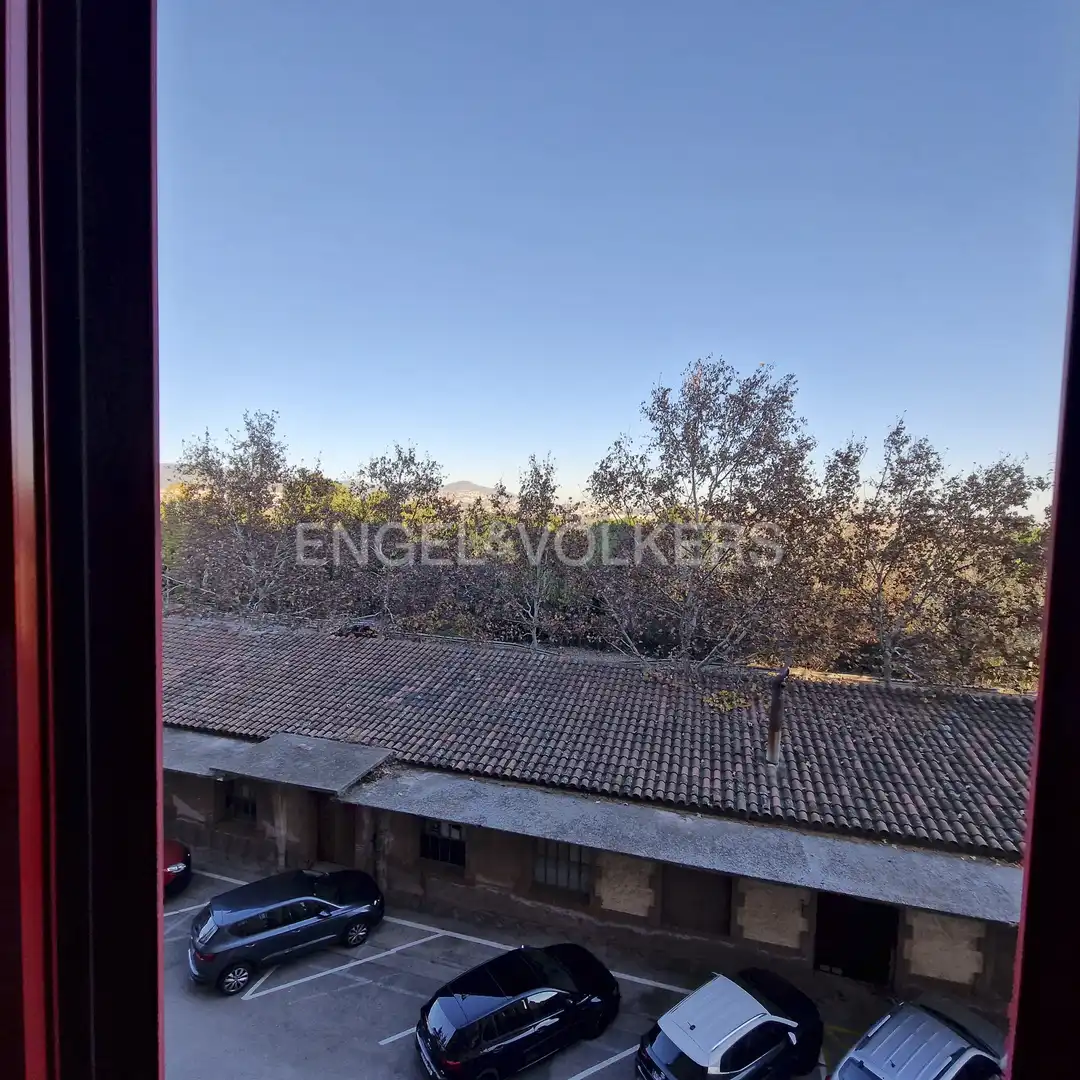 Vista exterior de Oficina en venda en Santa Coloma de Cervelló amb Aire condicionat