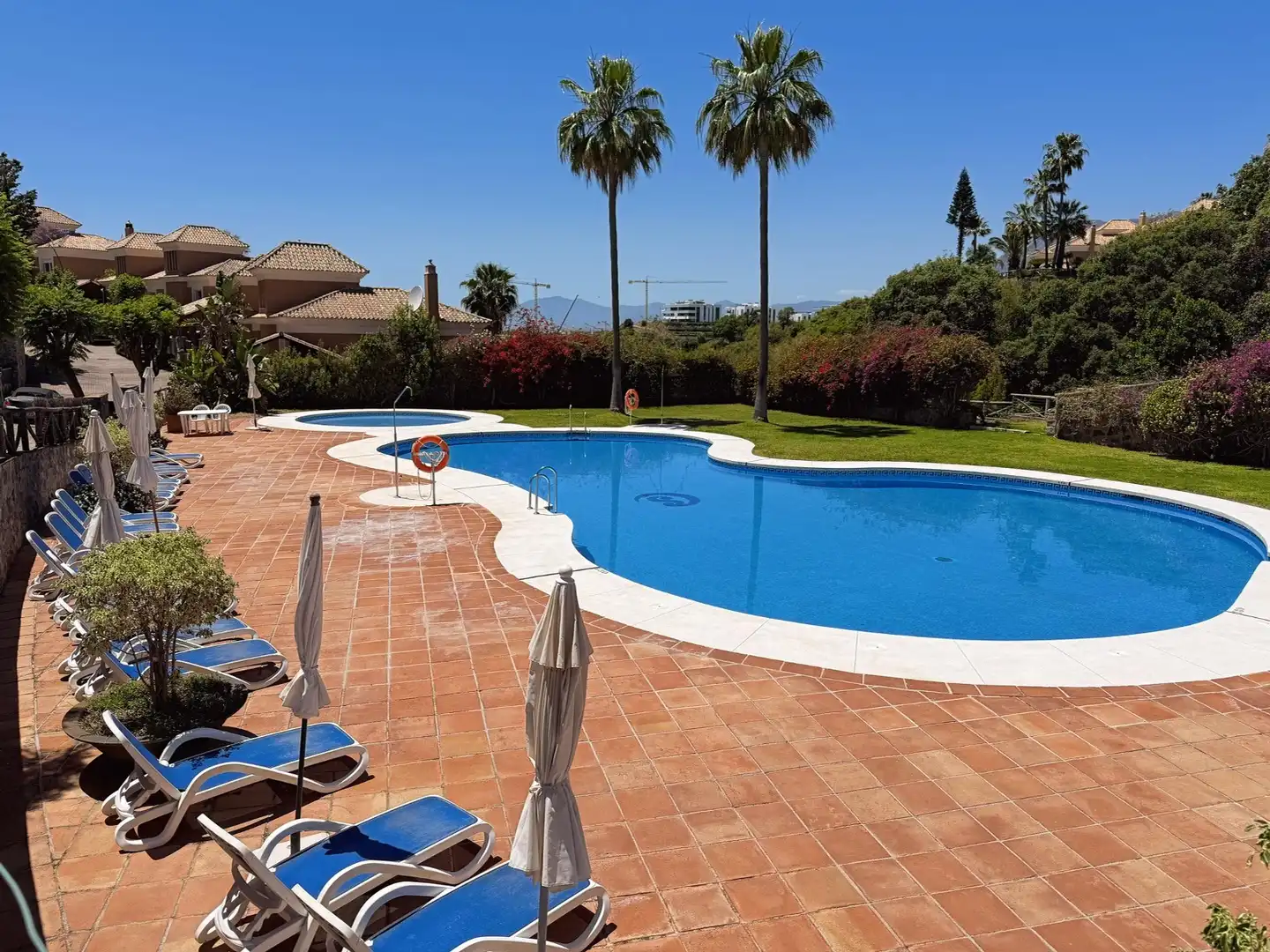 Jardí de Casa adosada de lloguer en Marbella amb Aire condicionat, Calefacció i Jardí privat