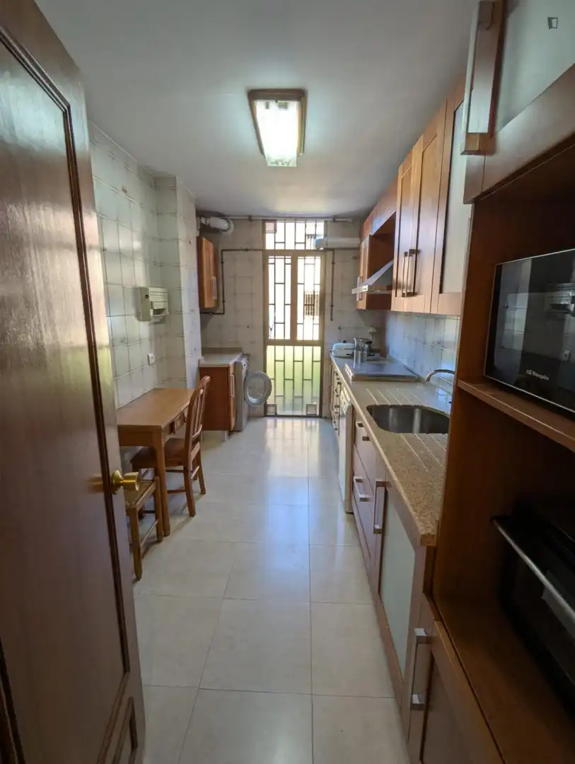 Cocina de Apartamento para compartir en  Córdoba Capital con Amueblado, Horno y Lavadora