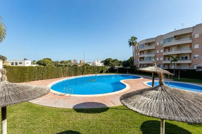 Piscina de Planta baja en venta en Orihuela con Aire acondicionado, Calefacción y Jardín privado