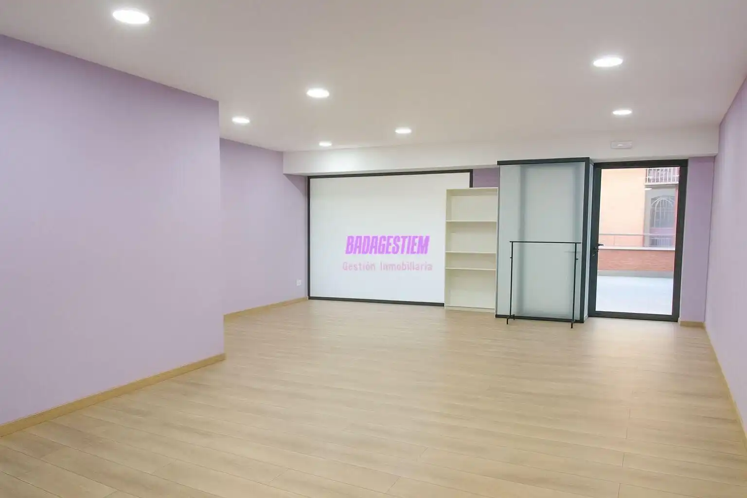Local comercial en venta en Can Mariner, imagen 3